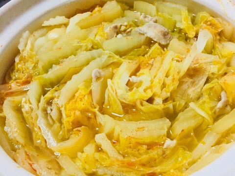 キムチ味で食欲そそる!豚バラと白菜のミルフィーユ鍋